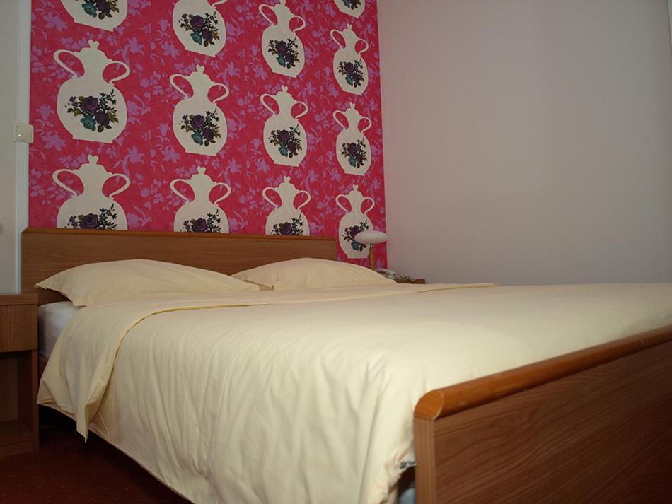 Hotel Neva Podstrana Eksteriør billede
